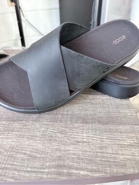 Ecco Black Cross-Strap Slide Sandals size 10 women’s